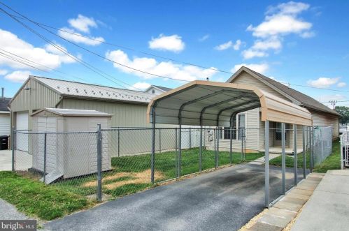 32 Moul Ave, Hanover PA 17331-2080 exterior