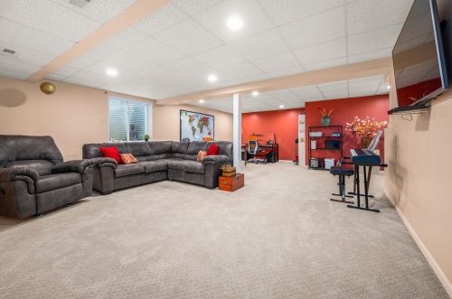 1826 Luther Lowell Ln, Sycamore IL  60178-8751 exterior