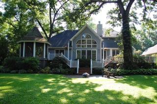 864 Bennett St, Geneva IL  60134-1468 exterior