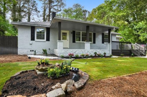 6389 Rockbridge Rd, Stone Mountain, GA 30087-5023