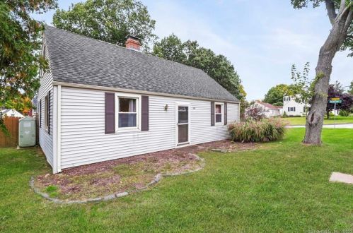 181 Oak St, Glastonbury, CT 06033-2319