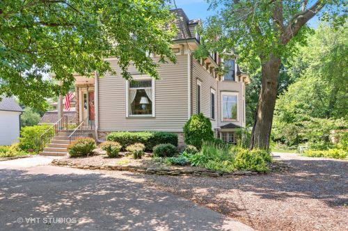 719 Somonauk St, Sycamore, IL 60178-2253