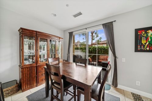 21 Lilac, Irvine CA  92618-6909 exterior
