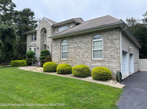 6 Nancy Ct, Jackson Twp, NJ 08527-4669