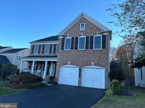 8055 Paper Birch Dr, Lorton, VA 22079-5655