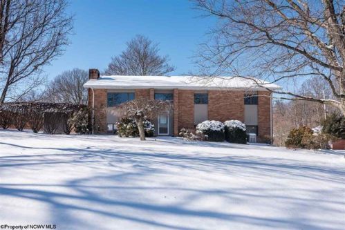 2302 Surrey Dr, Morgantown WV  26505-2940 exterior