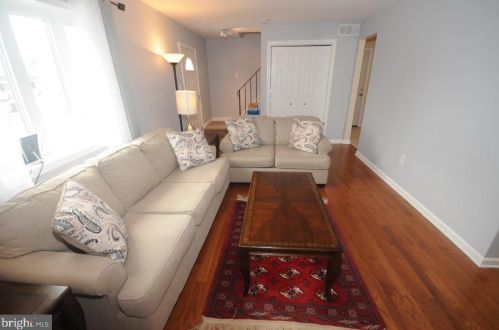 531 Shaver Dr, Florence, NJ 08518-2520