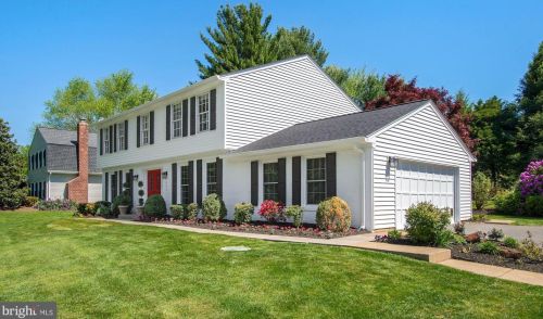 917 Jaysmith St, Great Falls, VA 22066-2402