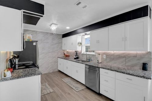 408 Highland Park Dr, Irving TX  75061-6742 exterior