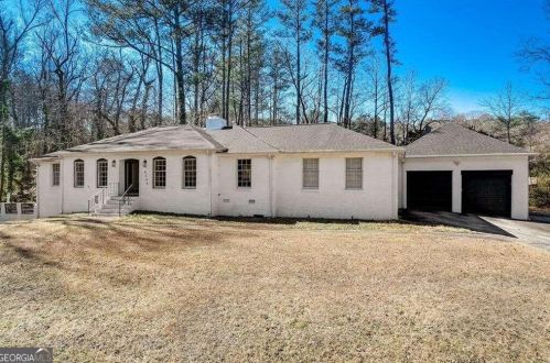 4265 Hidden Valley Dr, Atlanta GA  30349-1837 exterior