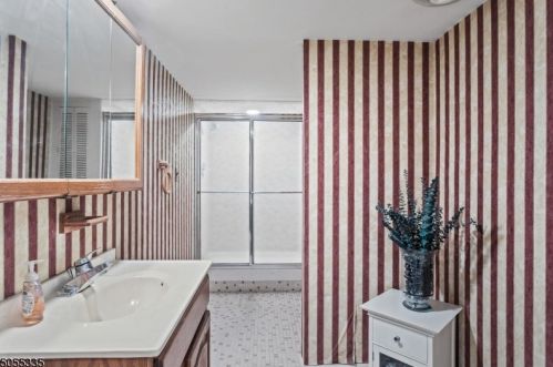 64 Goldfinch Dr, Hackettstown NJ  07840 exterior