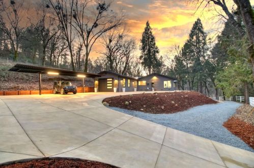745 Crother Rd, Meadow Vista, CA 95722-9396
