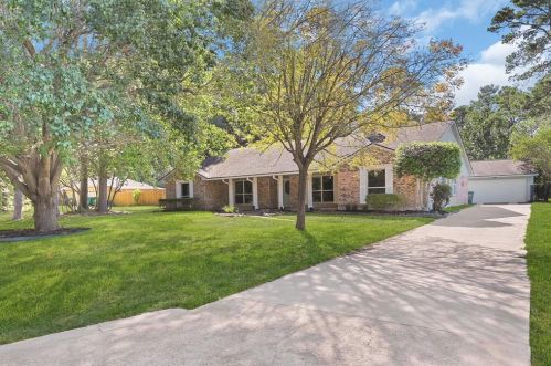 1568 Memorial Dr, Conroe, TX 77304-1604