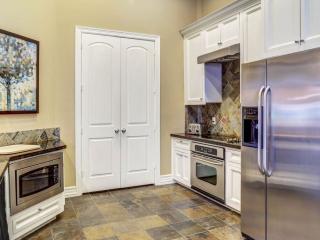 6301 Almeda Rd, Houston TX  77021-1056 exterior