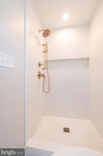 820 Malibu Dr, Silver Spring MD  20901-3648 exterior