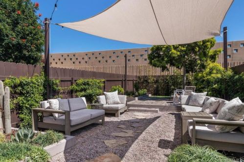 2467 Caminito Ocean Cv, Cardiff By The Sea CA  92007-2225 exterior