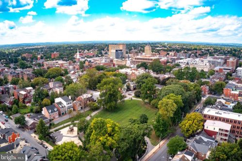 202 Marion St, Lancaster PA  17602-2758 exterior