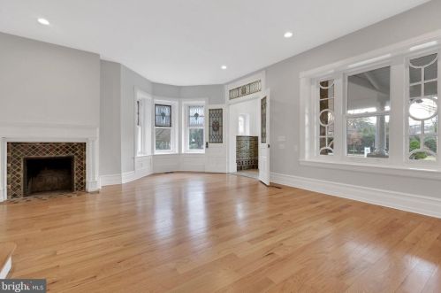 241 Kings Hwy, Tavistock NJ 08033-1981 exterior