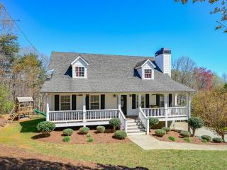 495 Philadelphia Dr, Big Canoe, GA 30143-6824