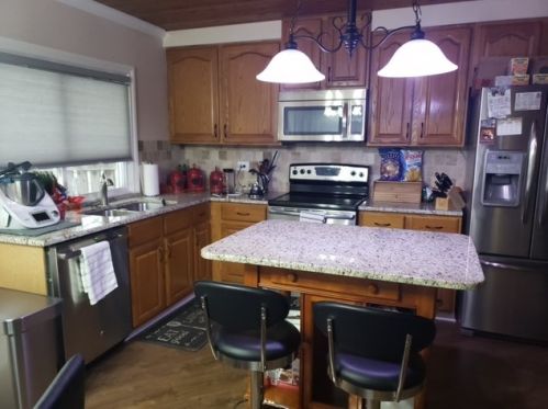 5892 Chatsworth Ct, Hanover Park, IL 60133-5210