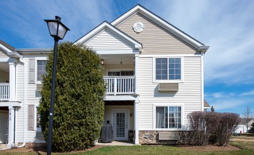 1815 Silverstone Dr, Carpentersville, IL 60110-1194
