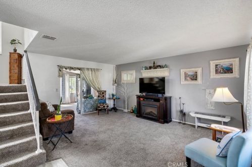 1932 Cherry Wood Ln, Colton, CA 92324-4564