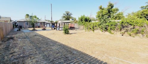 644 Chestnut St, Turlock CA 95380-3802 exterior