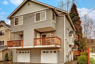 2100 Holden St, Seattle, WA 98106-1722