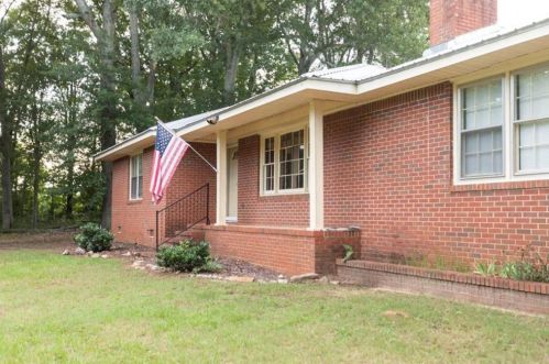 171 Carver Dr, Social Circle, GA 30025-2759