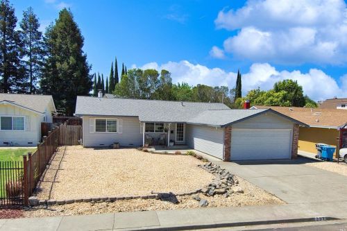 237 Berryessa Dr, Vacaville, CA 95687-4937