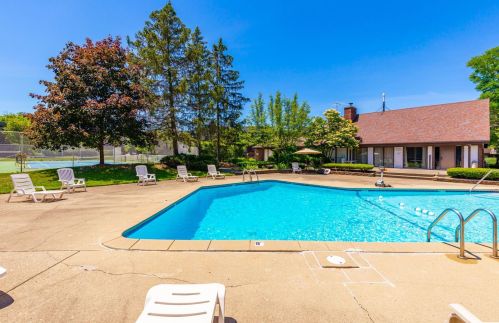 548 Timber Ridge Dr, Carol Stream IL  60188-2876 exterior