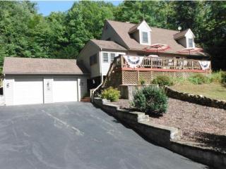 93 Old Town Rd, Hill, NH 03243-3422