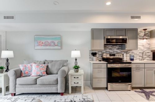 126 Swinburne Row, Middletown, RI 02840-6609