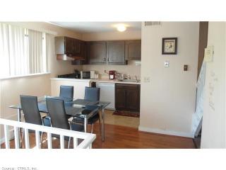 26 Salmon Run, Suffield CT  06078-1920 exterior