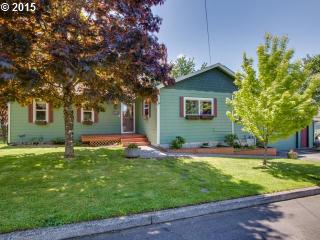 39390 Scenic St, Sandy, OR 97055-6403