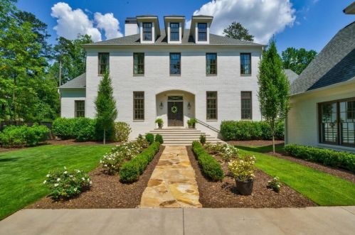 2799 Mabry Rd, Atlanta GA  30319-2828 exterior