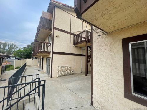 991 Postal Way, Vista CA exterior