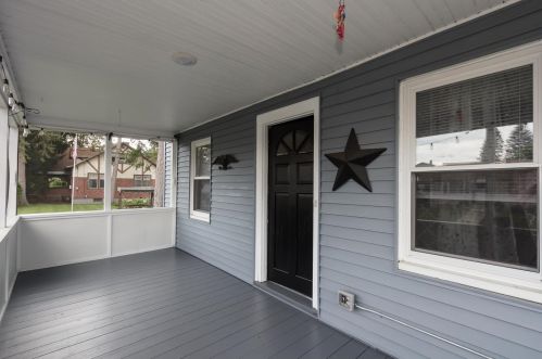 23 King St, Nashua, NH 03060-4029