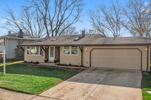 1101 Beechwood Rd, Buffalo Grove, IL 60089-3214