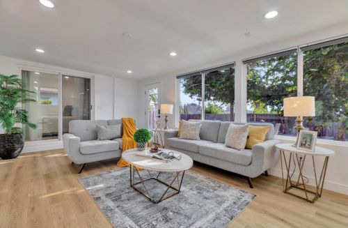 341 Spring Valley Ln, Milpitas, CA 95035-5041