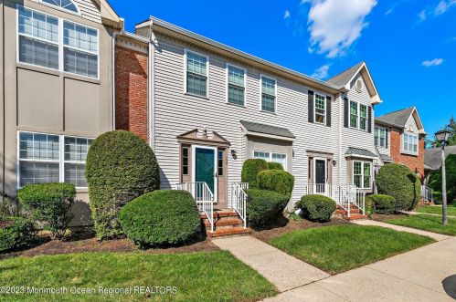 106 Richmond Ct, Holmdel Village, NJ 07733-2746