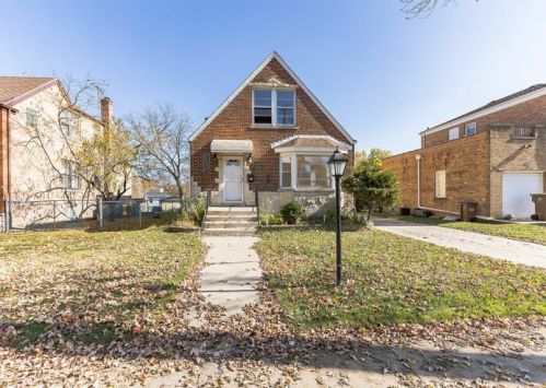 2627 Clarke St, River Grove, IL 60171-1662