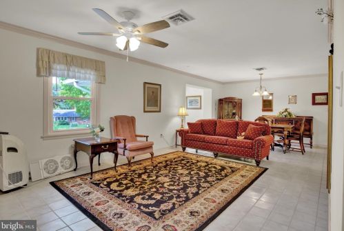 36 Cambridge Ct, Carlisle PA 17013-2733 exterior