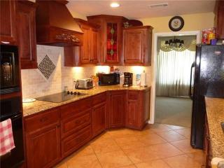 4001 Emerald Oaks Dr, Fort Worth TX  76117-2634 exterior