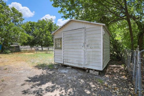 301 Jefferson Ave, Princeton TX 75407-7428 exterior