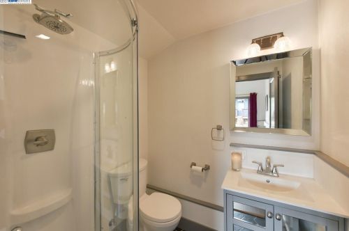 220 Stoakes Ave, San Leandro CA 94577-1734 exterior