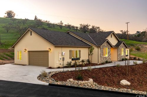 314 Maplewood Ct, Lake Nacimiento, CA 93446-2427