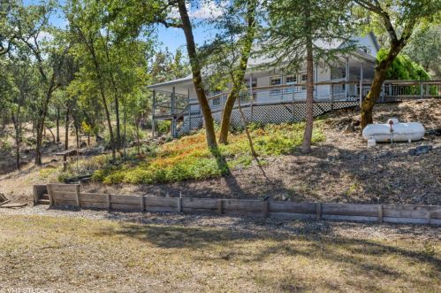 12313 Wolf Rd, Grass Valley, CA 95949-8182
