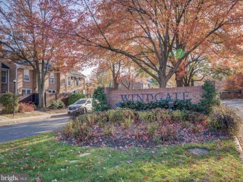 2604 Arlington Mill Dr, Arlington, VA 22206-3397
