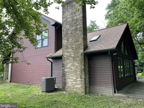 112 Bentley Ln, Lancaster PA  17603-6223 exterior